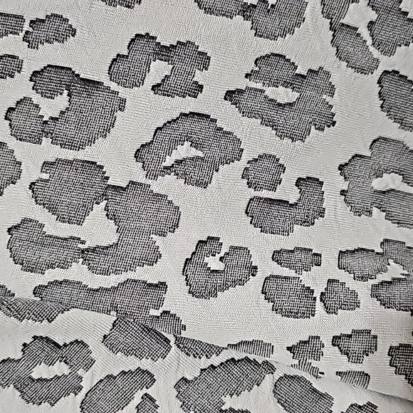 Travel Elements Top - Picture 7 of 9